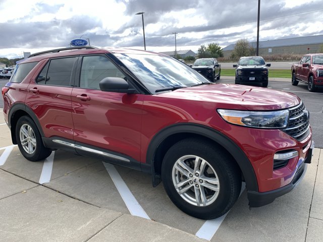 Certified 2021 Ford Explorer XLT w/ Equipment Group 202A AWD/4WD image 8