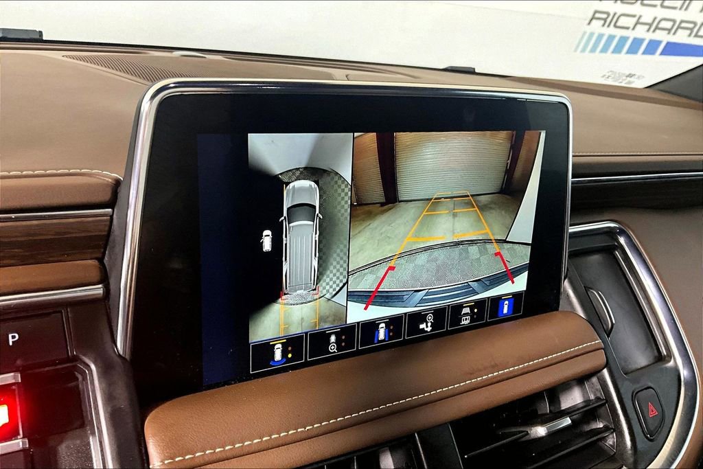 Used 2023 Chevrolet Suburban High Country AWD/4WD image 17