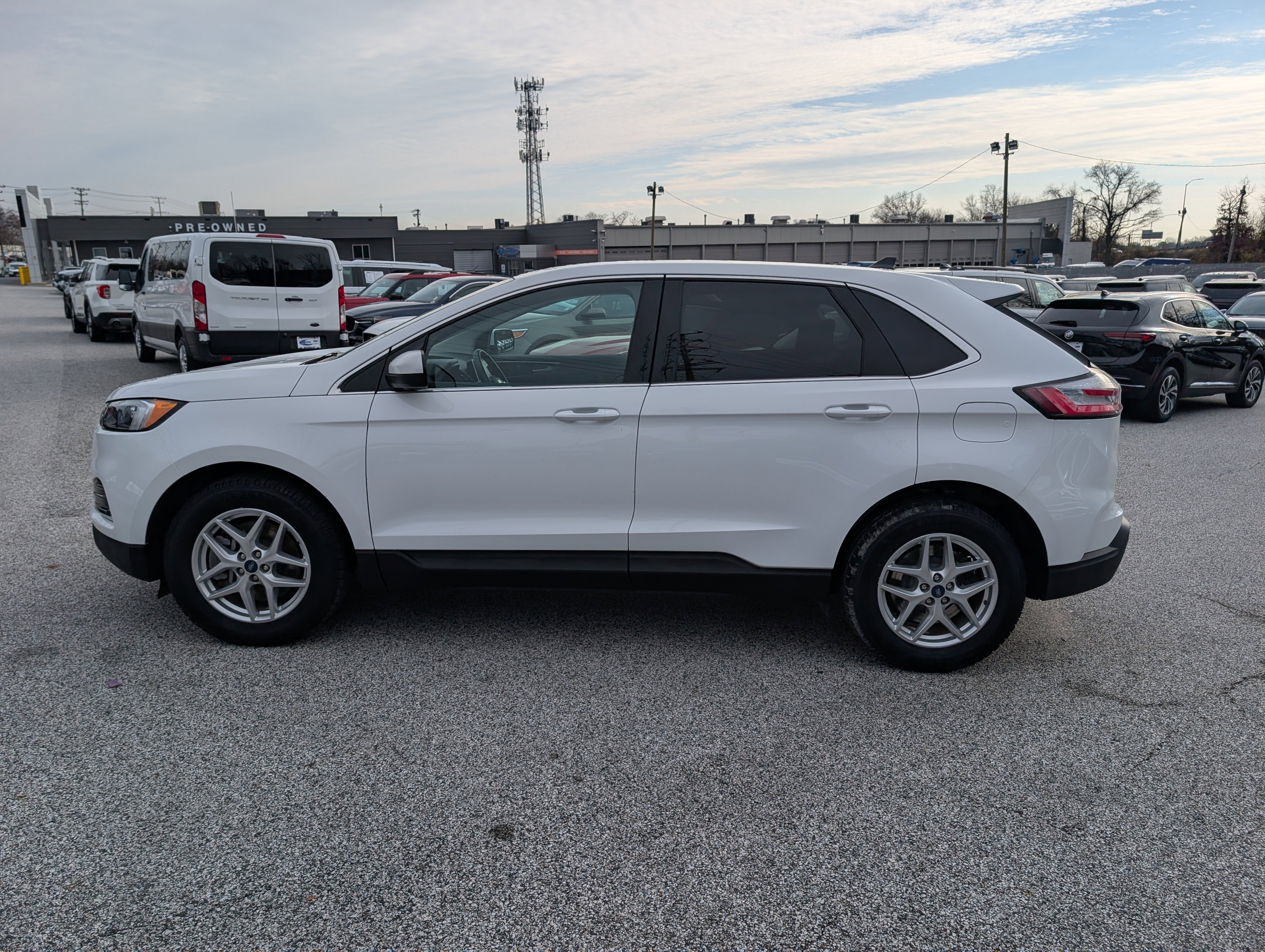 Certified 2022 Ford Edge SEL image 3