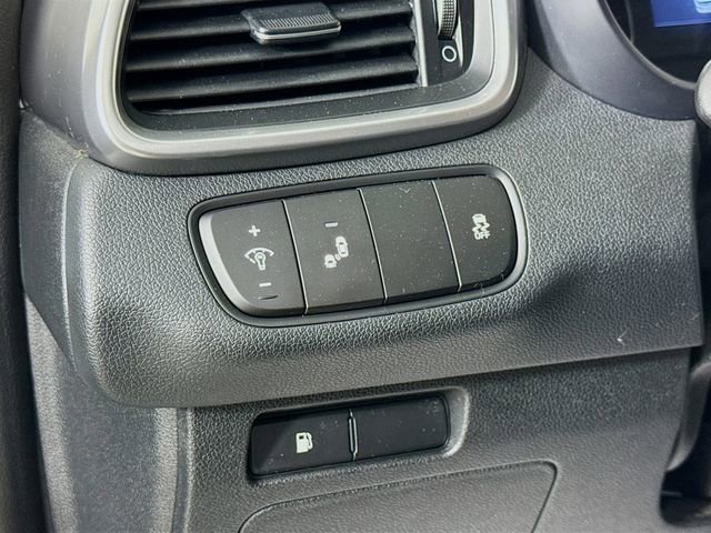 Used 2020 Kia Sorento LX image 10