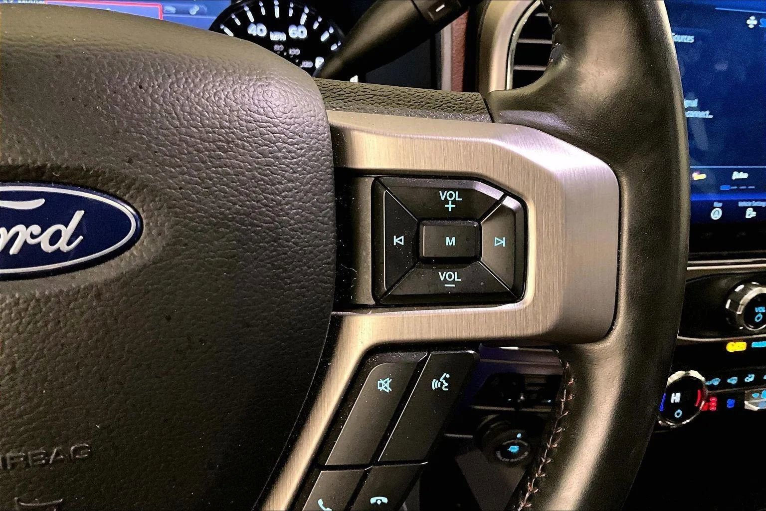 Certified 2022 Ford F450 Platinum w/ FX4 Off-Road Package image 18