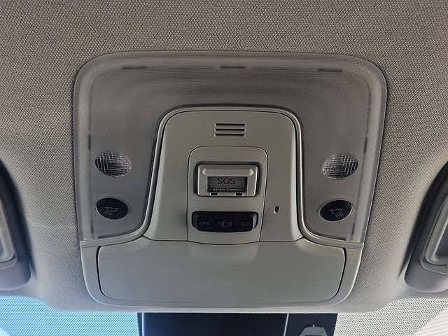 Used 2020 Toyota Prius LE FWD image 19