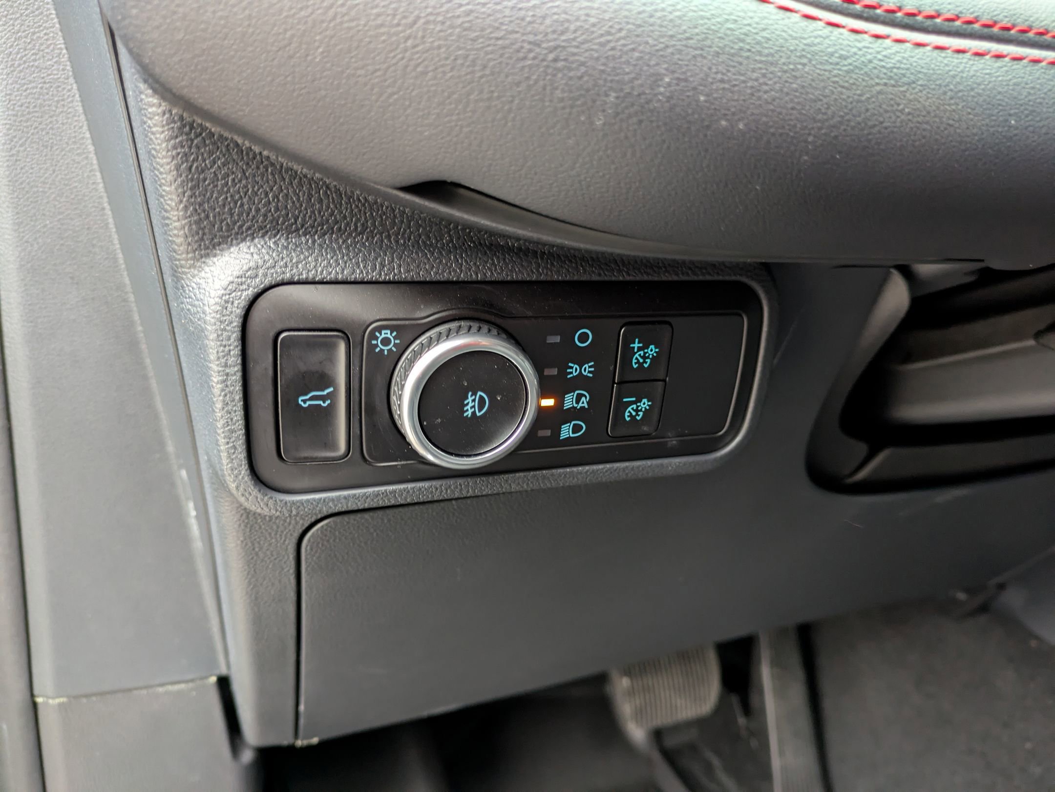 Certified 2025 Ford Explorer ST-Line w/ Premium Package image 18