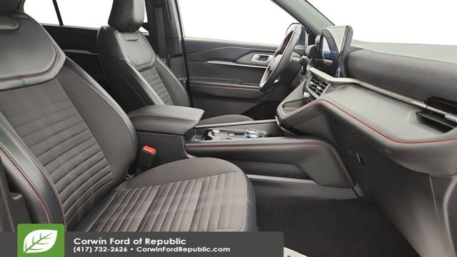 Certified 2025 Ford Explorer ST-Line w/ ST-Line Street Pack image 30