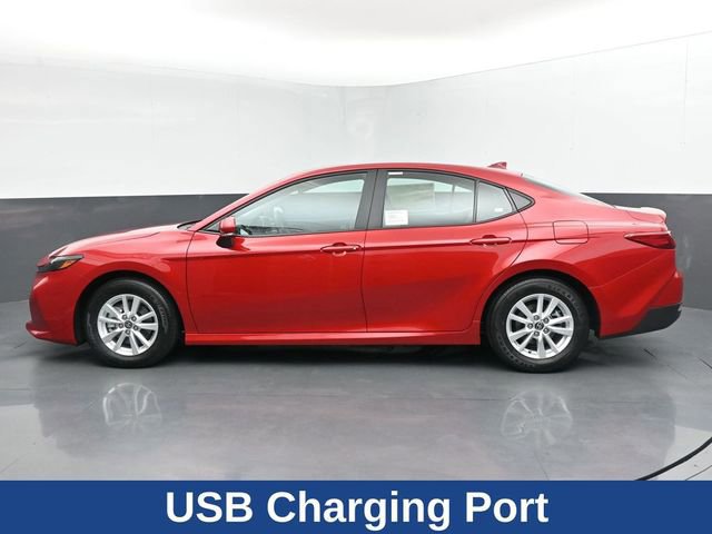 Used 2025 Toyota Camry LE FWD video 4