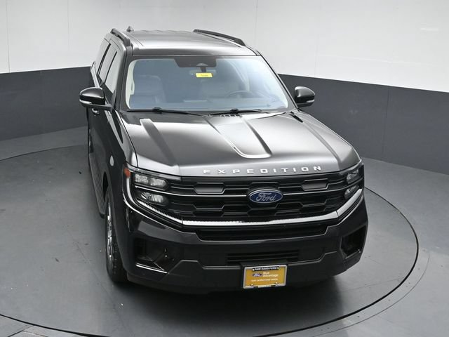 Certified 2025 Ford Expedition Active AWD/4WD image 46