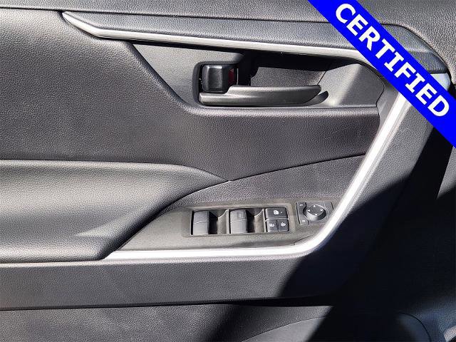 Used 2025 Toyota RAV4 LE image 23
