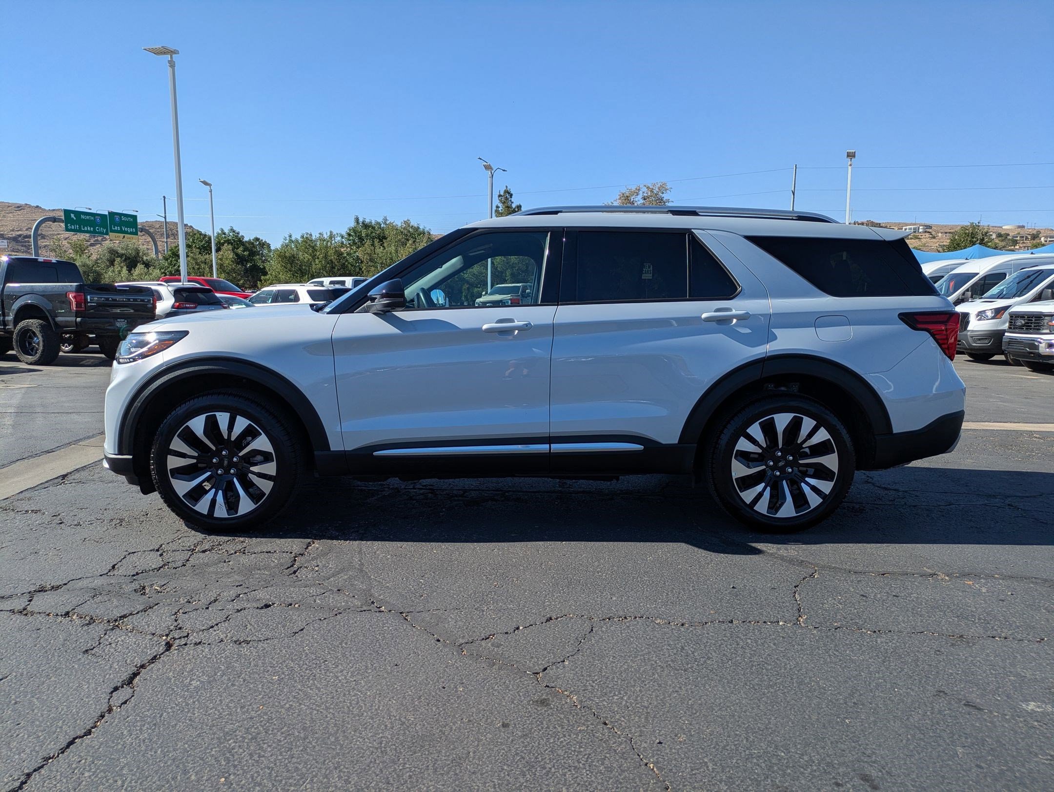 Certified 2026 Ford Explorer Platinum w/ LUX Leather Package AWD/4WD image 9