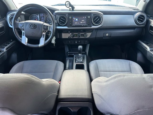 Used 2018 Toyota Tacoma SR5 RWD image 11