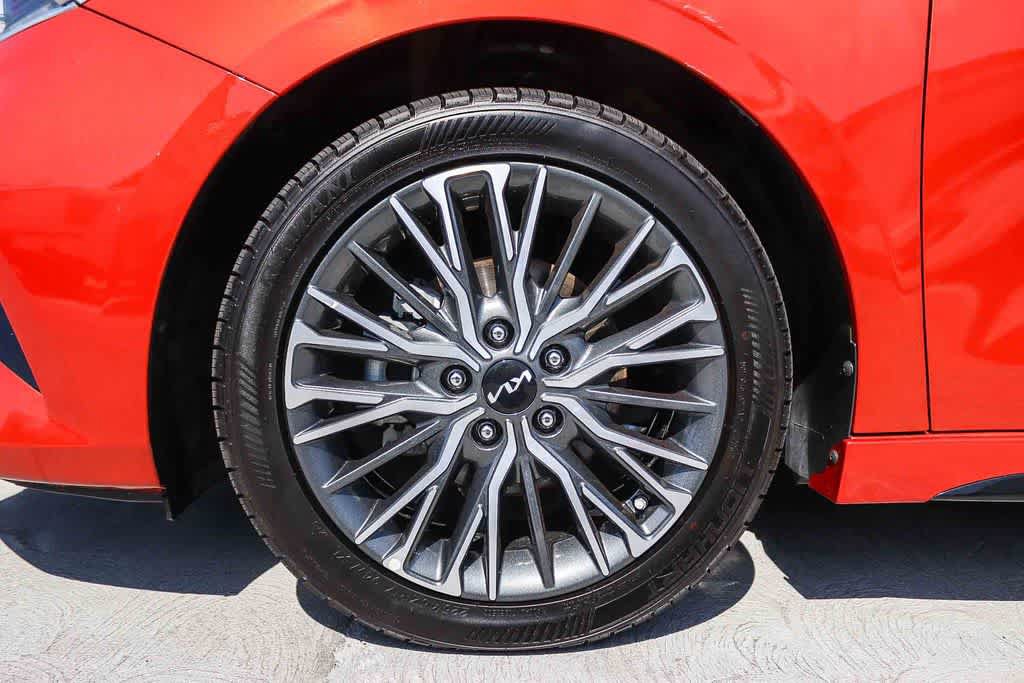 Used 2022 Kia Forte GT-Line w/ GT-Line Technology Package FWD image 11