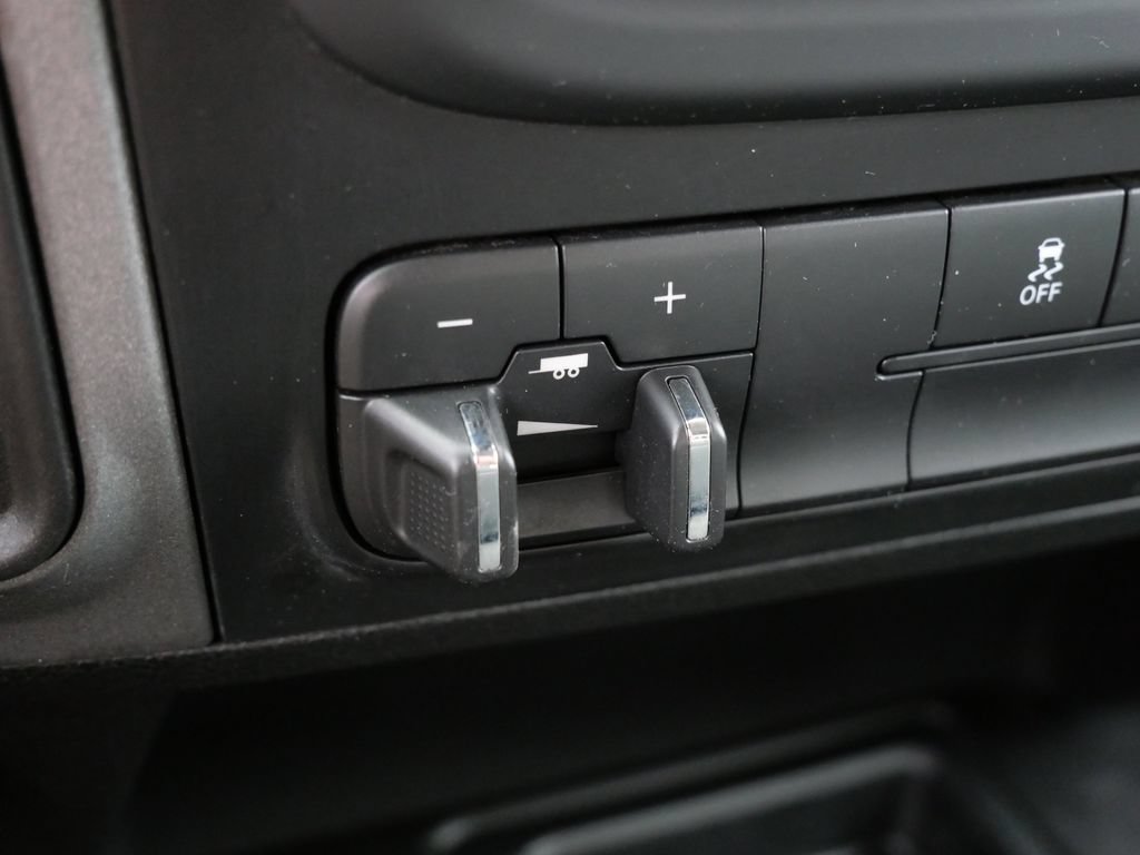 Used 2018 RAM 2500 Tradesman w/ Chrome Appearance Group AWD/4WD image 24
