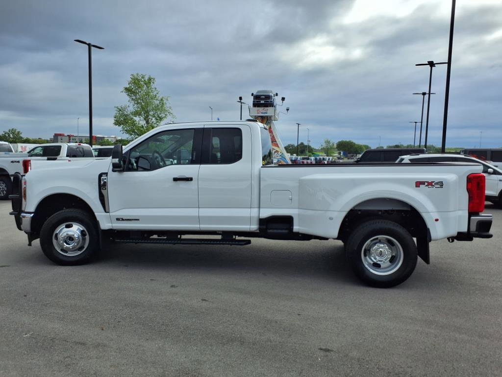 Certified 2024 Ford F350 XLT image 2