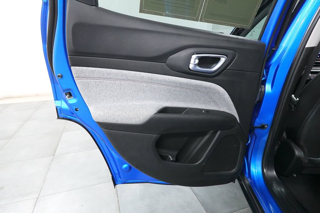 Used 2022 Jeep Compass Latitude image 15