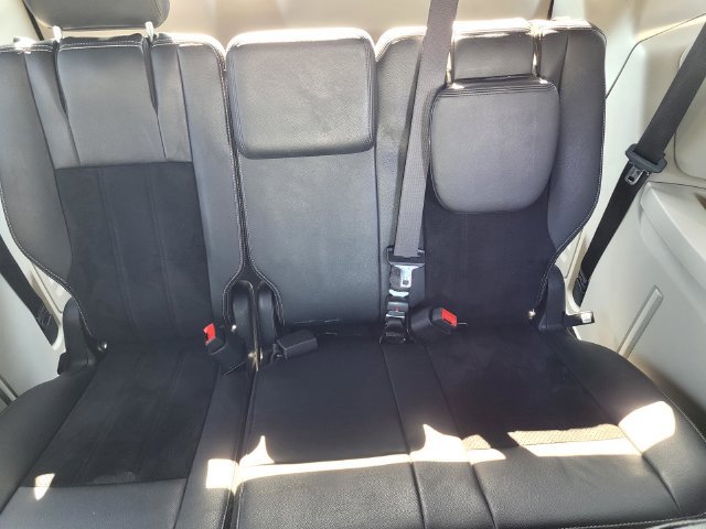 Used 2017 Dodge Grand Caravan SXT FWD image 13