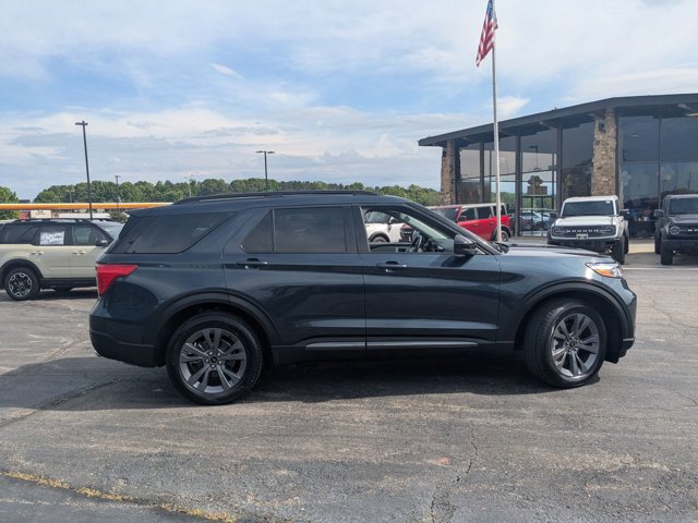 Certified 2022 Ford Explorer XLT w/ Equipment Group 202A AWD/4WD image 11