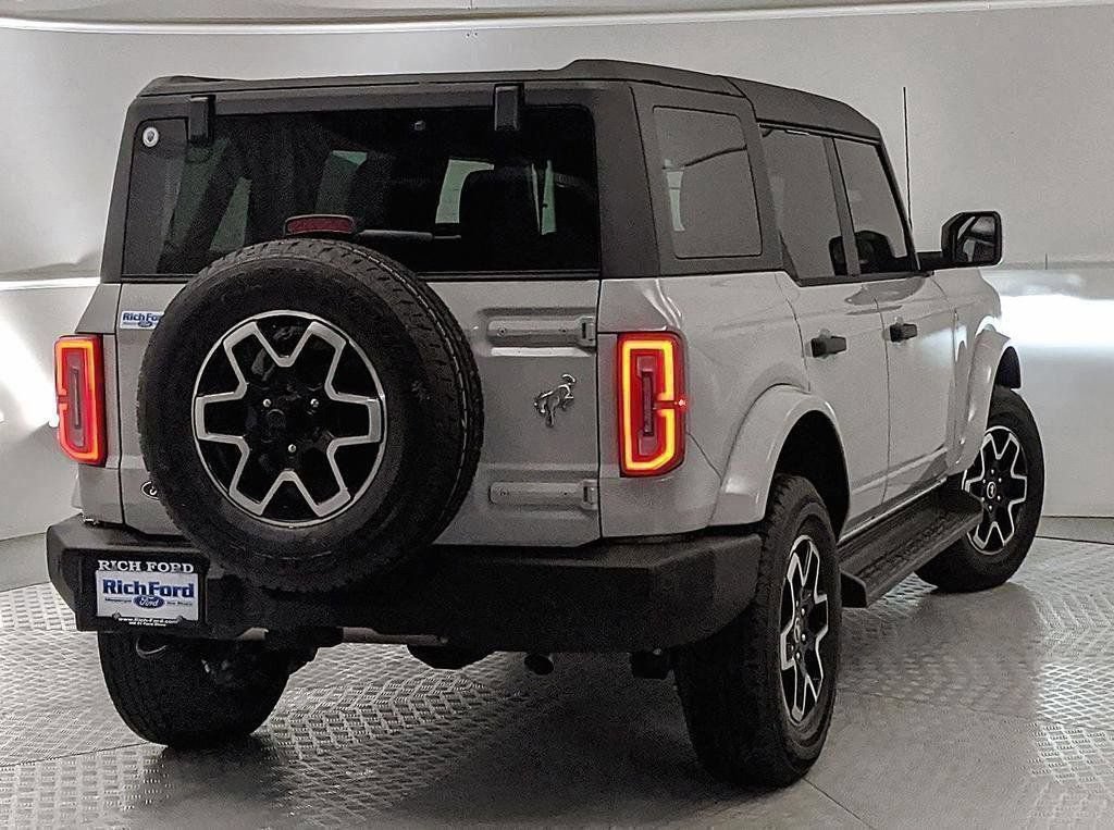 Certified 2026 Ford Bronco Outer Banks AWD/4WD image 3