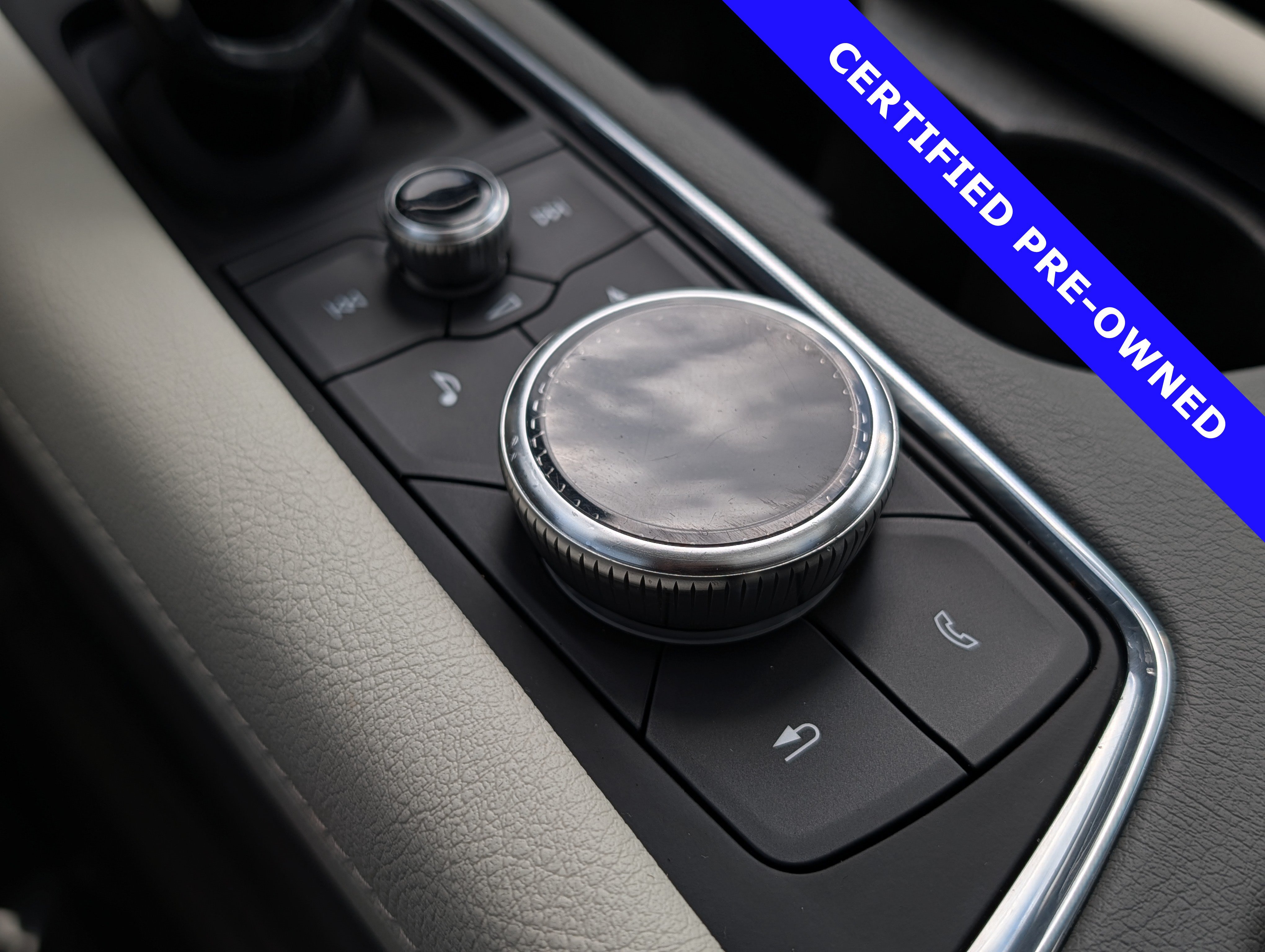Used 2024 Cadillac XT5 Premium Luxury w/ LPO, Floor Liner Package FWD image 33