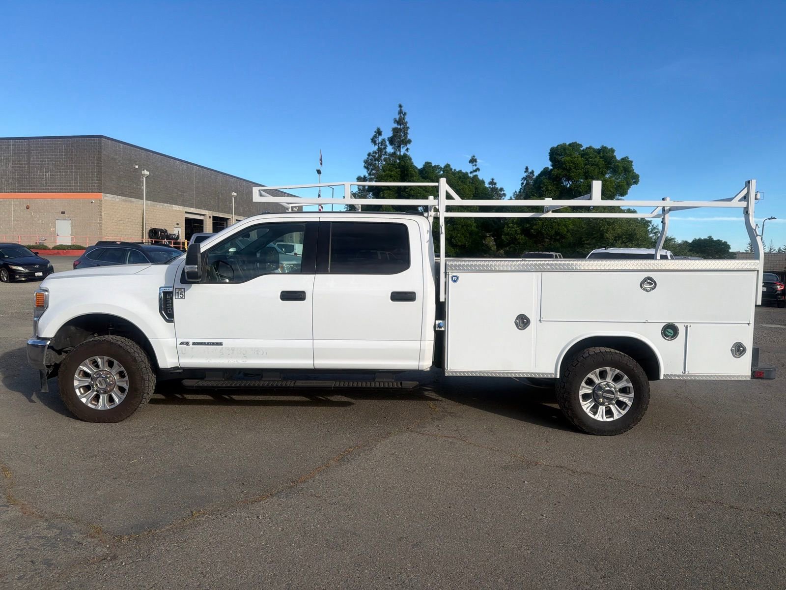 Certified 2021 Ford F350 XLT image 2