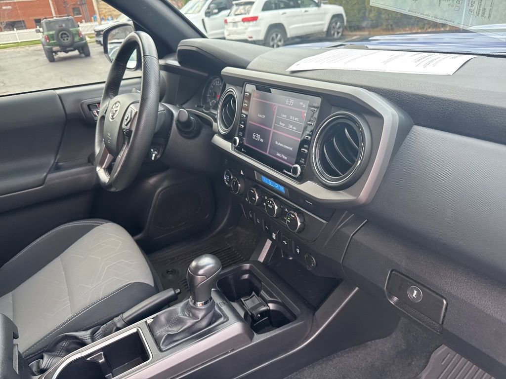 Used 2022 Toyota Tacoma TRD Sport w/ Technology Package AWD/4WD image 35
