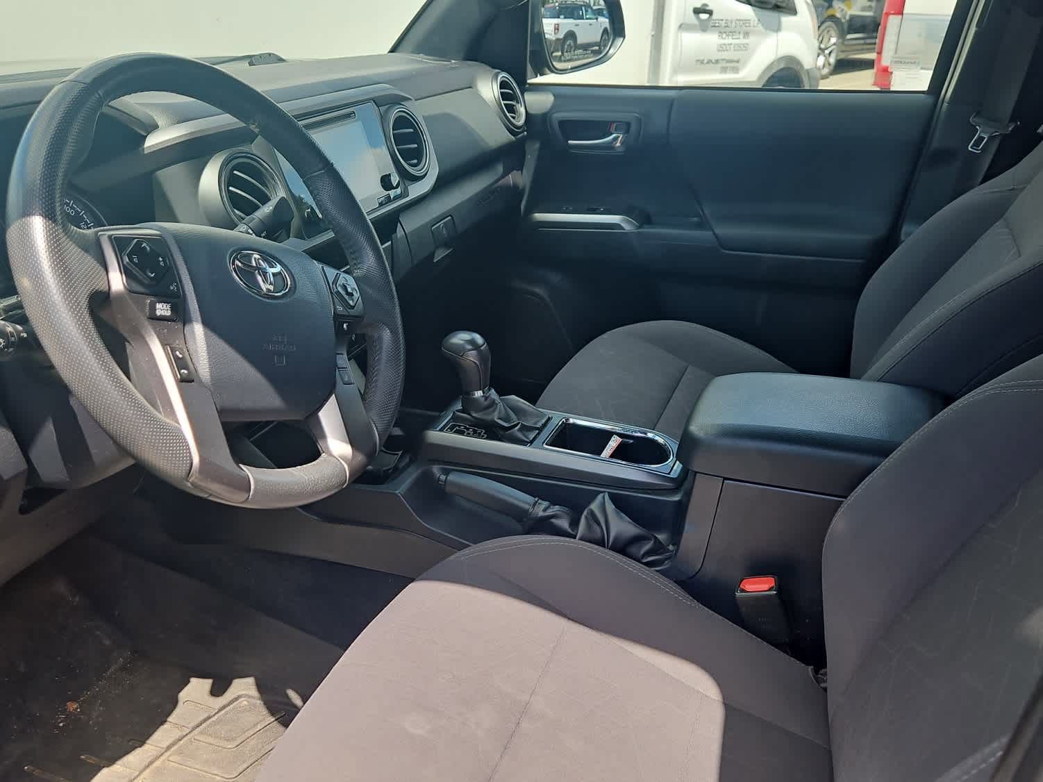 Used 2018 Toyota Tacoma TRD Off-Road AWD/4WD image 14