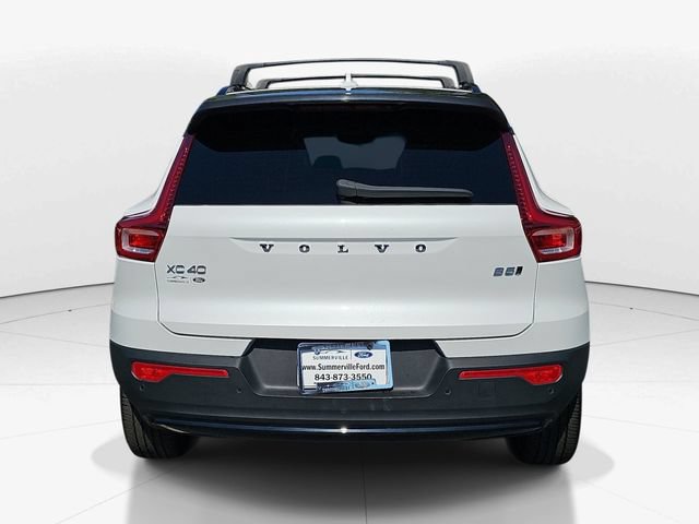 Used 2025 Volvo XC40 B5 Plus w/ Protection Package Premier AWD/4WD image 4