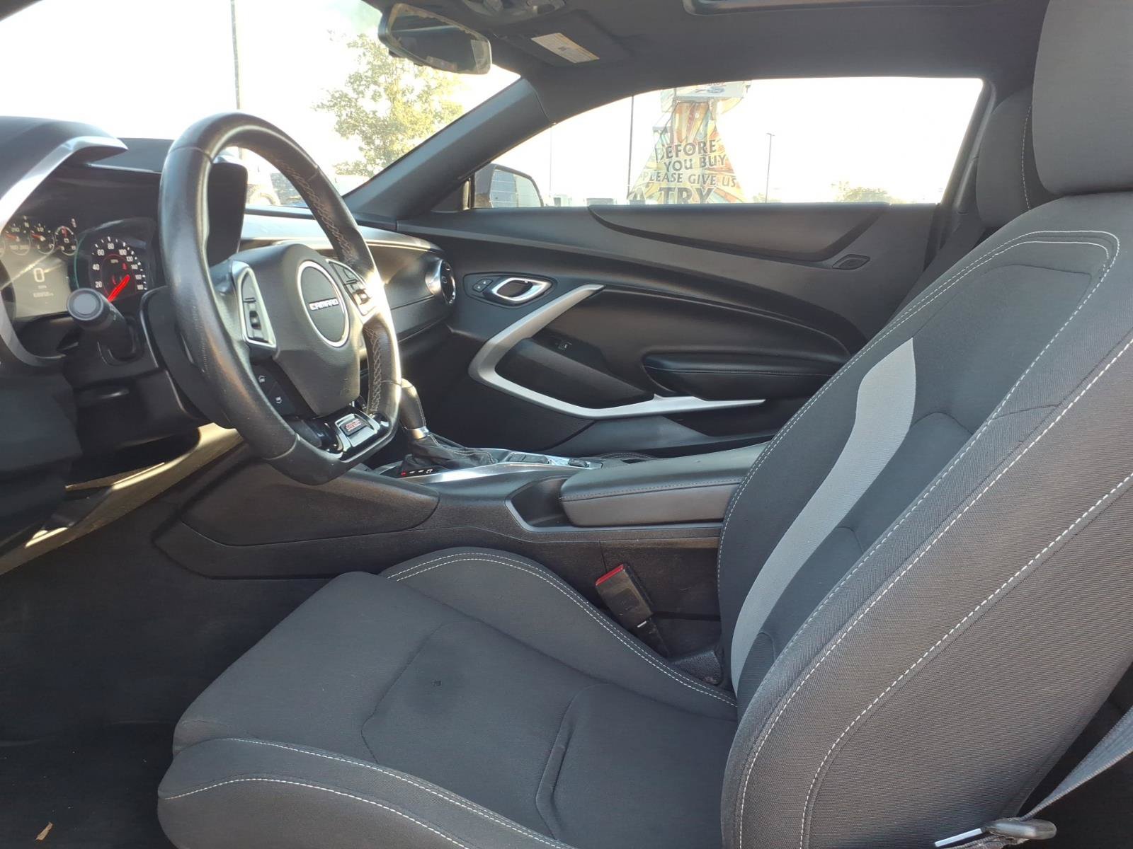 Used 2018 Chevrolet Camaro SS RWD image 10