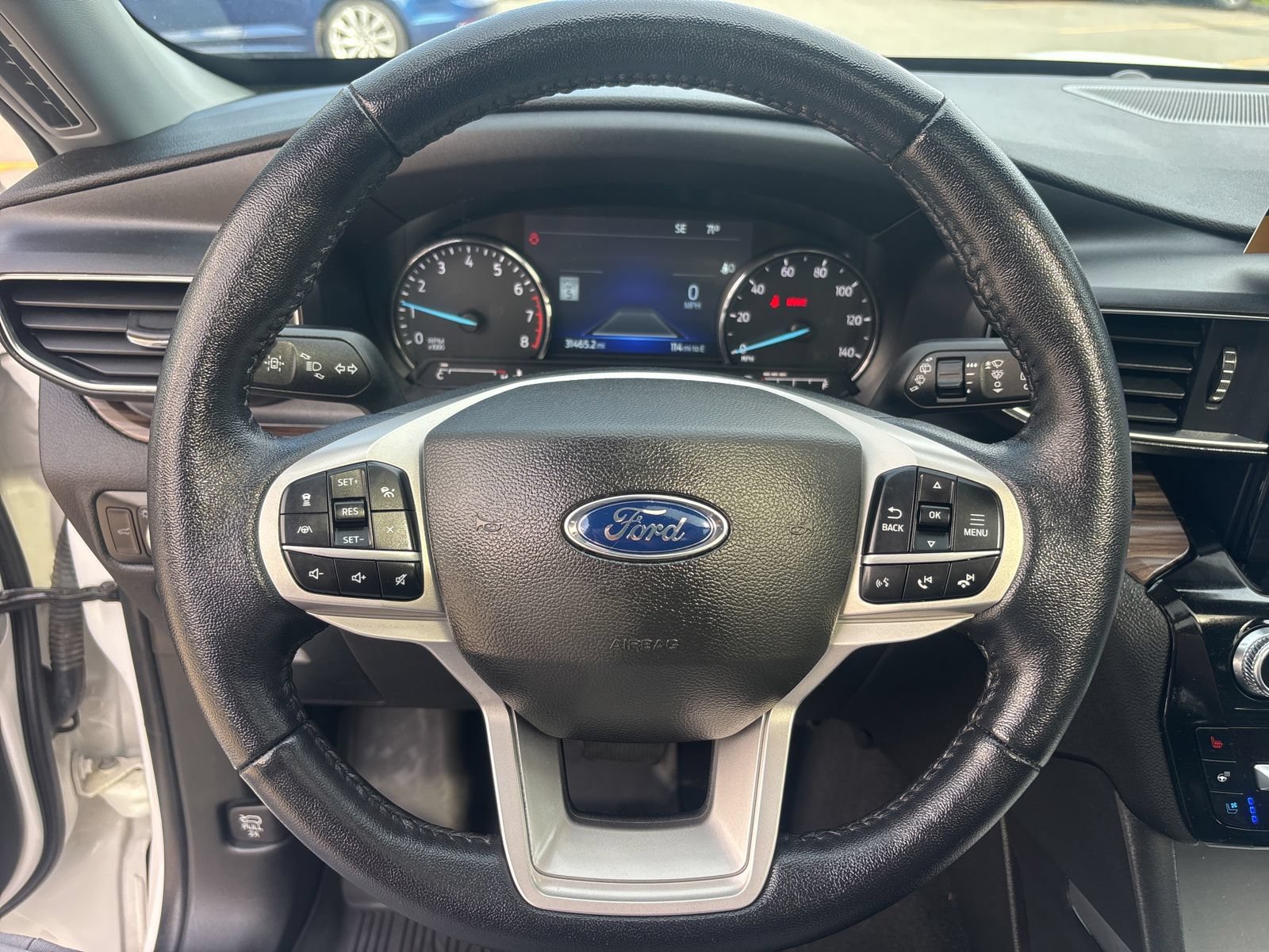 Certified 2023 Ford Explorer Limited w/ Limited Technology Package AWD/4WD image 18