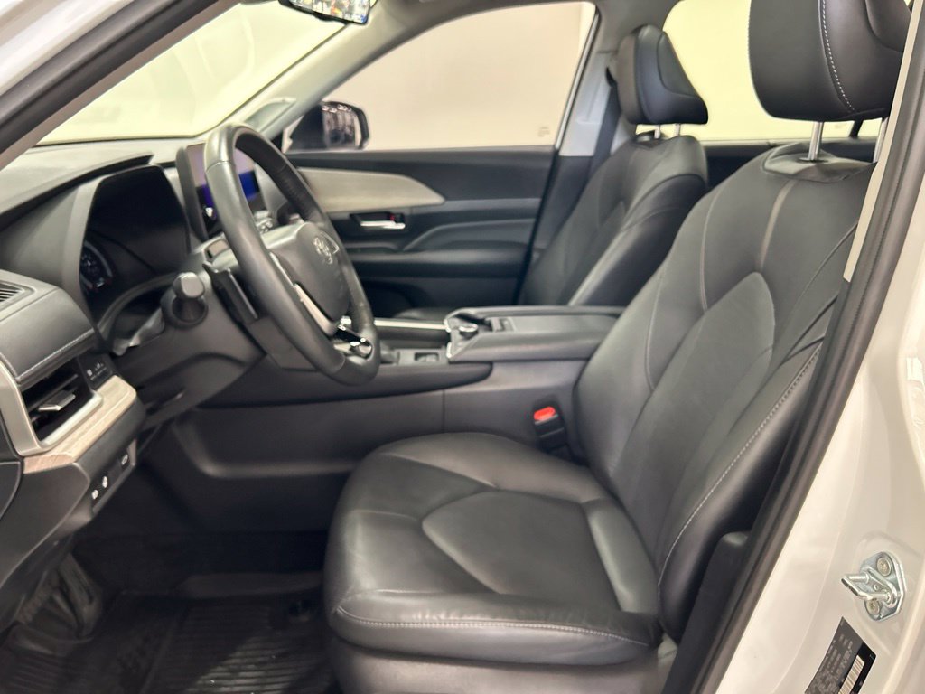 Used 2024 Toyota Grand Highlander AWD image 10