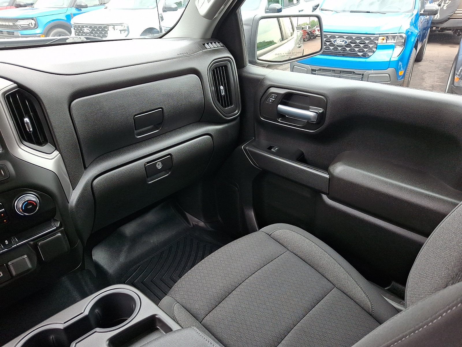 Used 2024 Chevrolet Silverado 1500 Custom AWD/4WD image 16