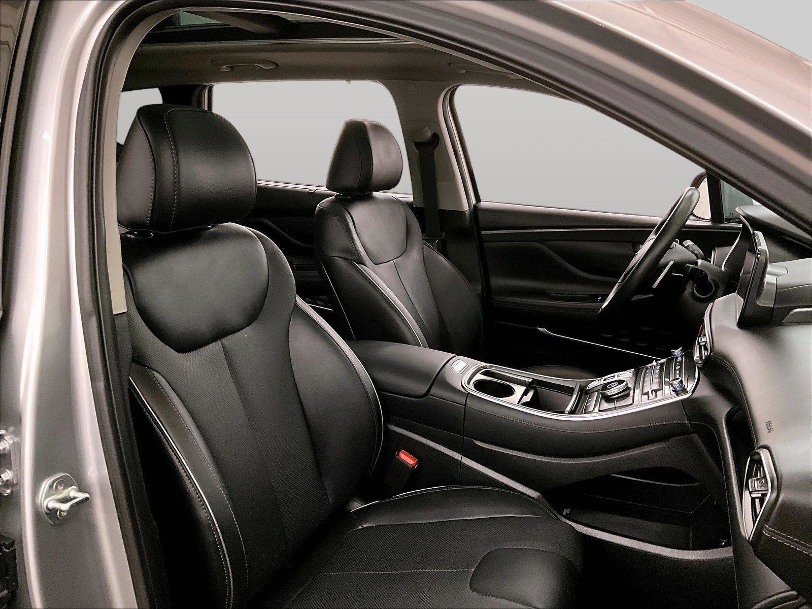 Used 2022 Hyundai Santa Fe SEL w/ Convenience + Premium Package FWD image 7