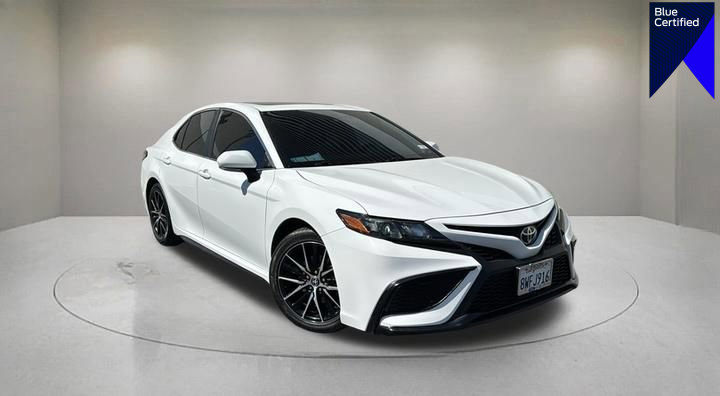 Used 2021 Toyota Camry SE w/ Convenience Package FWD image 1