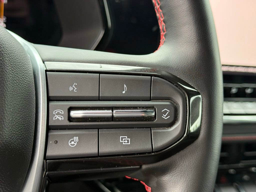 Used 2023 Chevrolet Colorado Z71 w/ Z71 Convenience Package 2 image 11