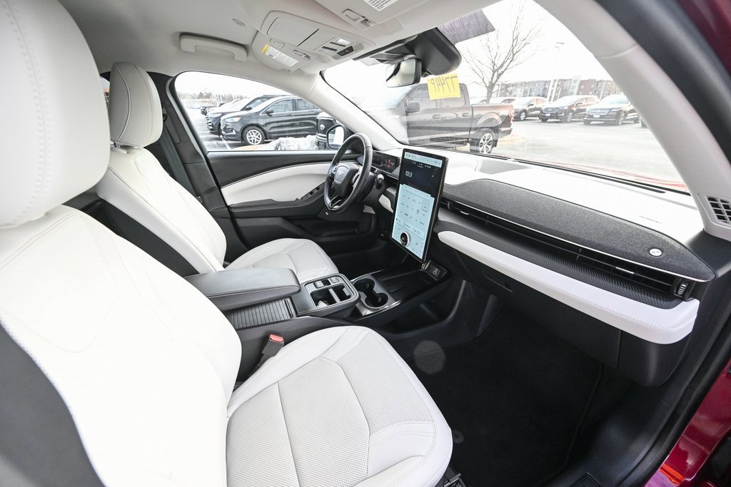 Certified 2025 Ford Mustang Mach-E Premium image 28