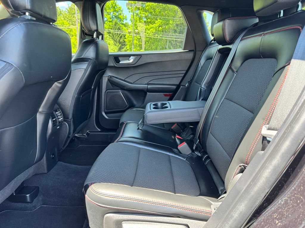 Certified 2023 Ford Escape ST-Line w/ Tech Pack #1 AWD/4WD image 17