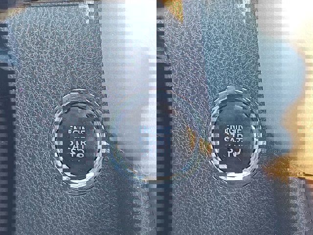 Used 2019 Toyota Highlander XLE image 26