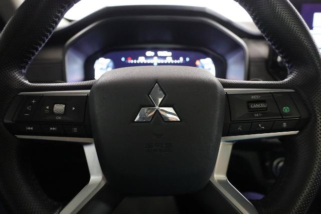 Used 2024 Mitsubishi Outlander SE AWD/4WD image 16