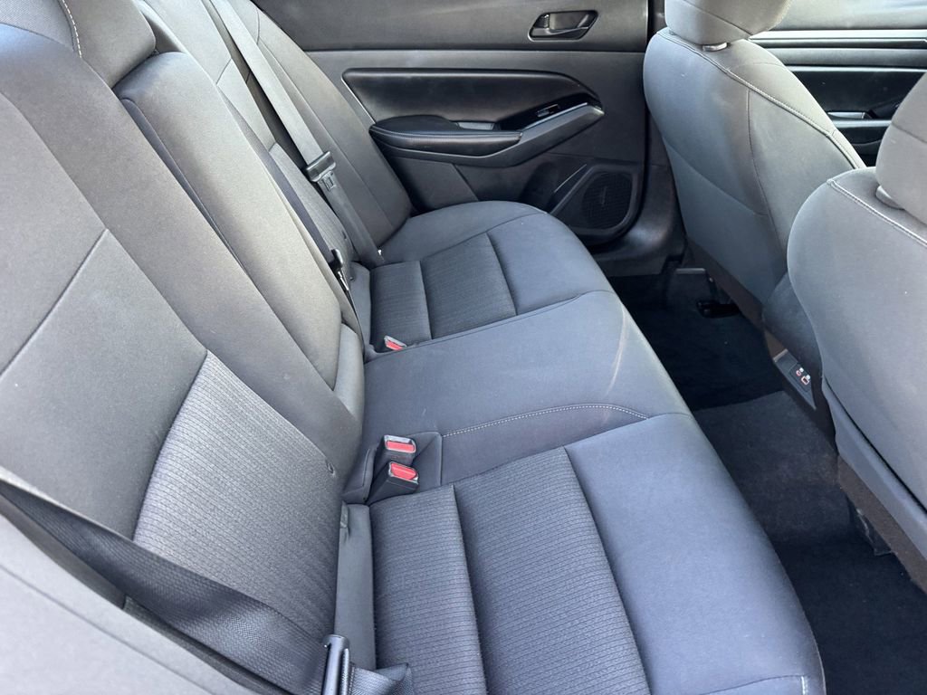 Used 2023 Nissan Altima 2.5 SV image 7