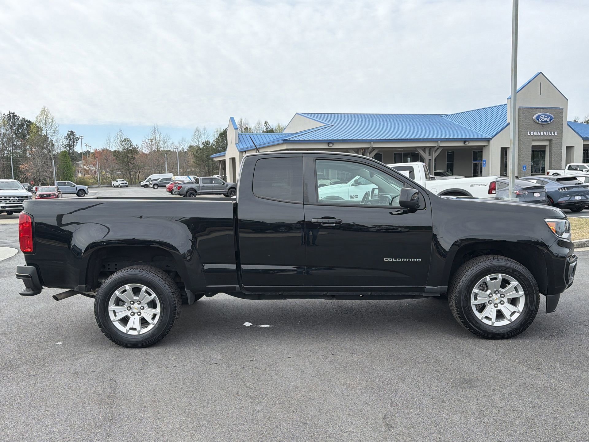 Used 2022 Chevrolet Colorado LT w/ Fleet Safety Package image 2