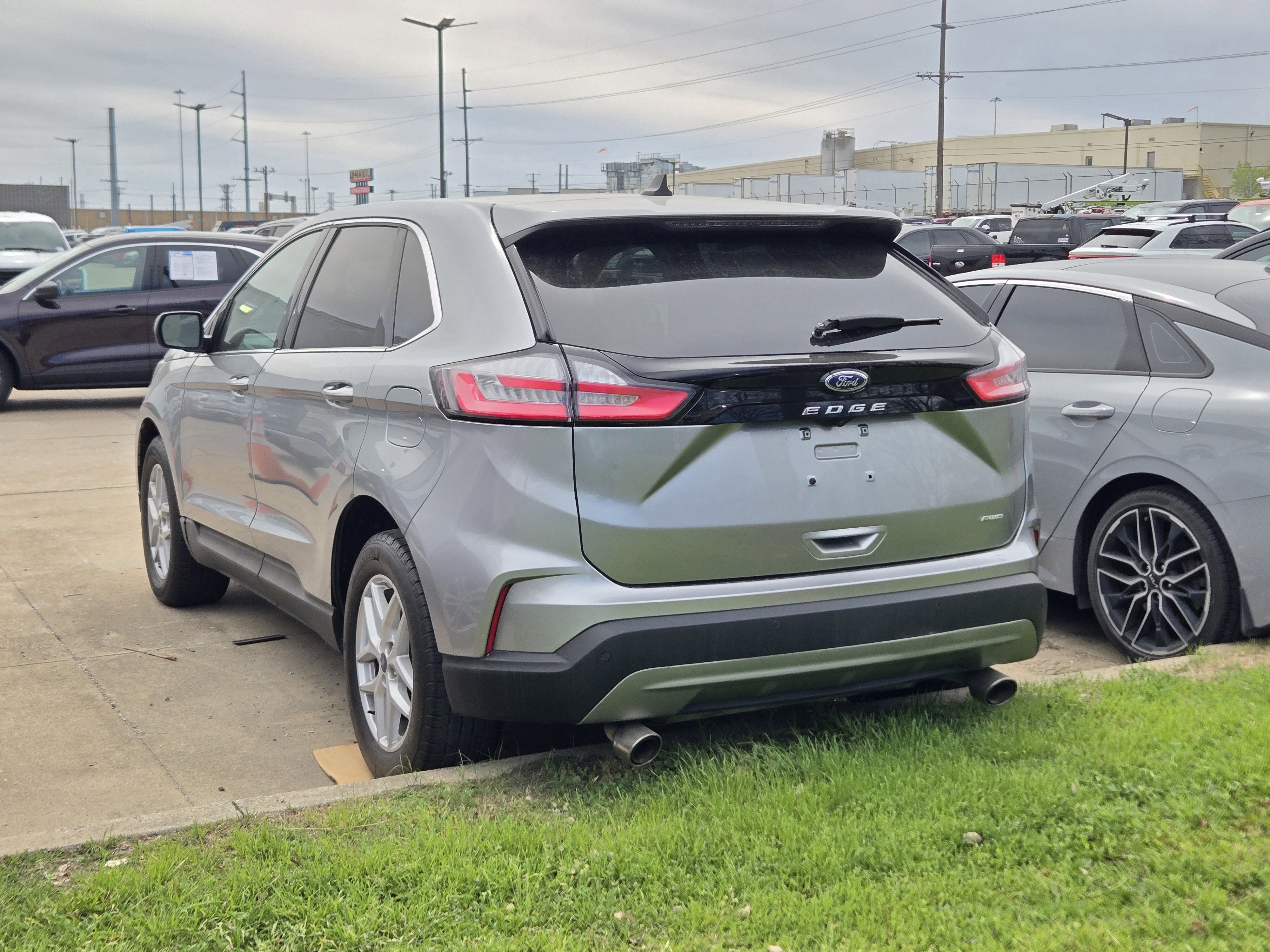 Certified 2024 Ford Edge SEL image 2