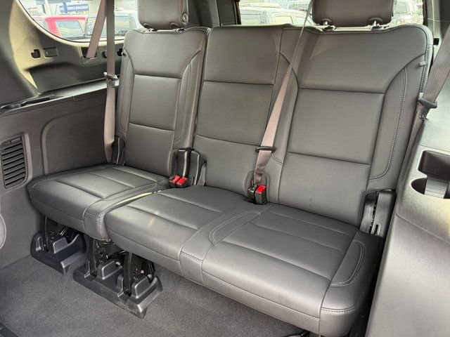 Used 2025 Chevrolet Suburban LT w/ Comfort Package AWD/4WD image 37