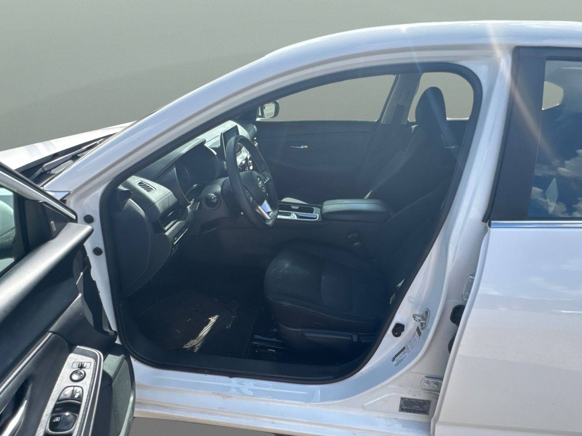 Used 2023 Nissan Sentra SV FWD image 9
