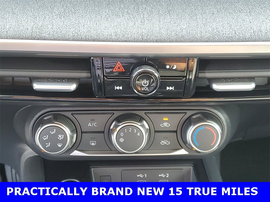 Used 2025 Nissan Kicks SV image 23