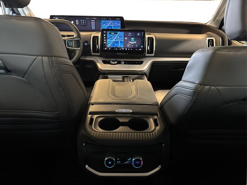 Certified 2025 Ford Expedition Active AWD/4WD image 31