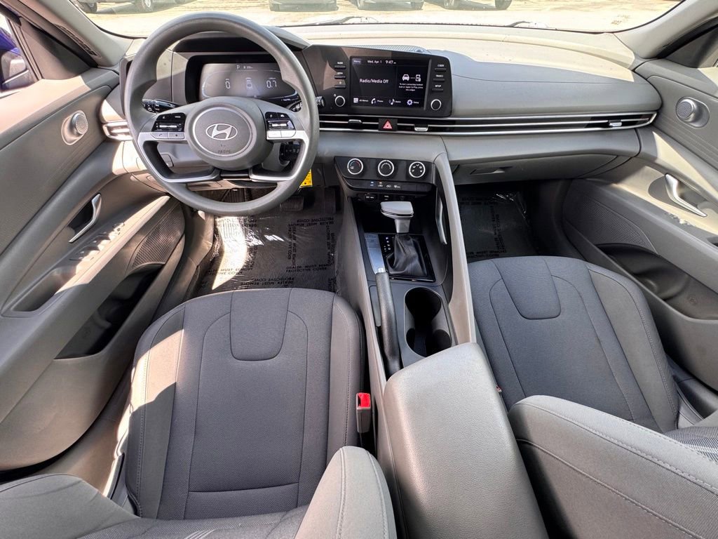 Used 2024 Hyundai Elantra SE FWD image 28