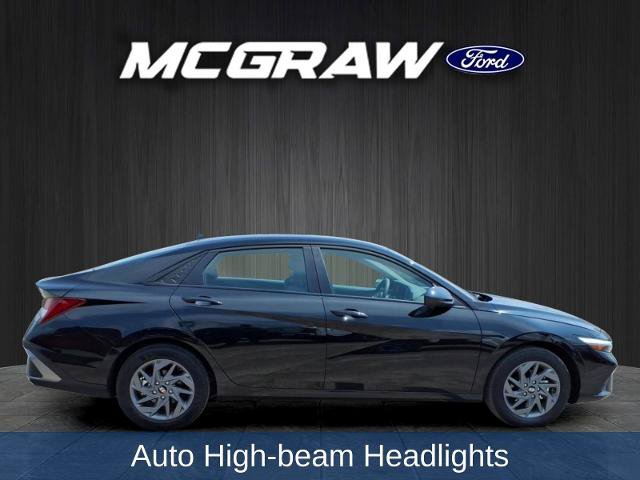 Used 2025 Hyundai Elantra Hybrid FWD image 7