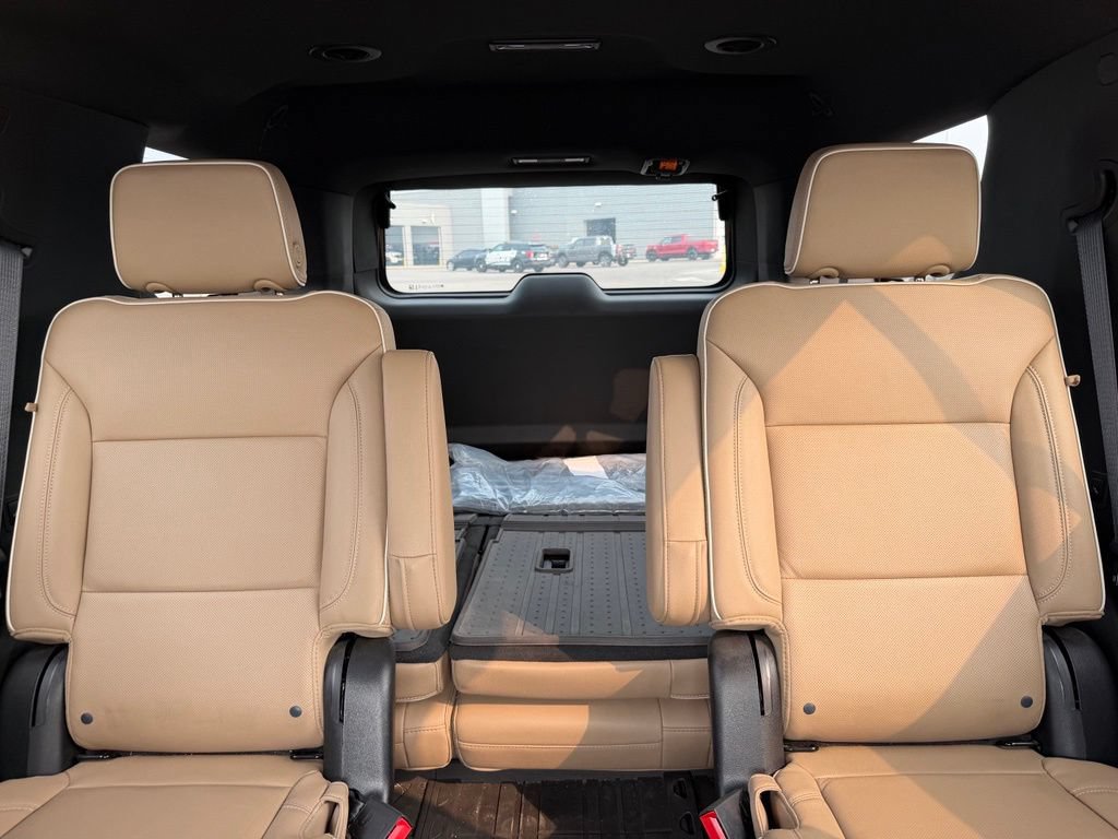 Used 2024 Chevrolet Tahoe Premier AWD/4WD image 15