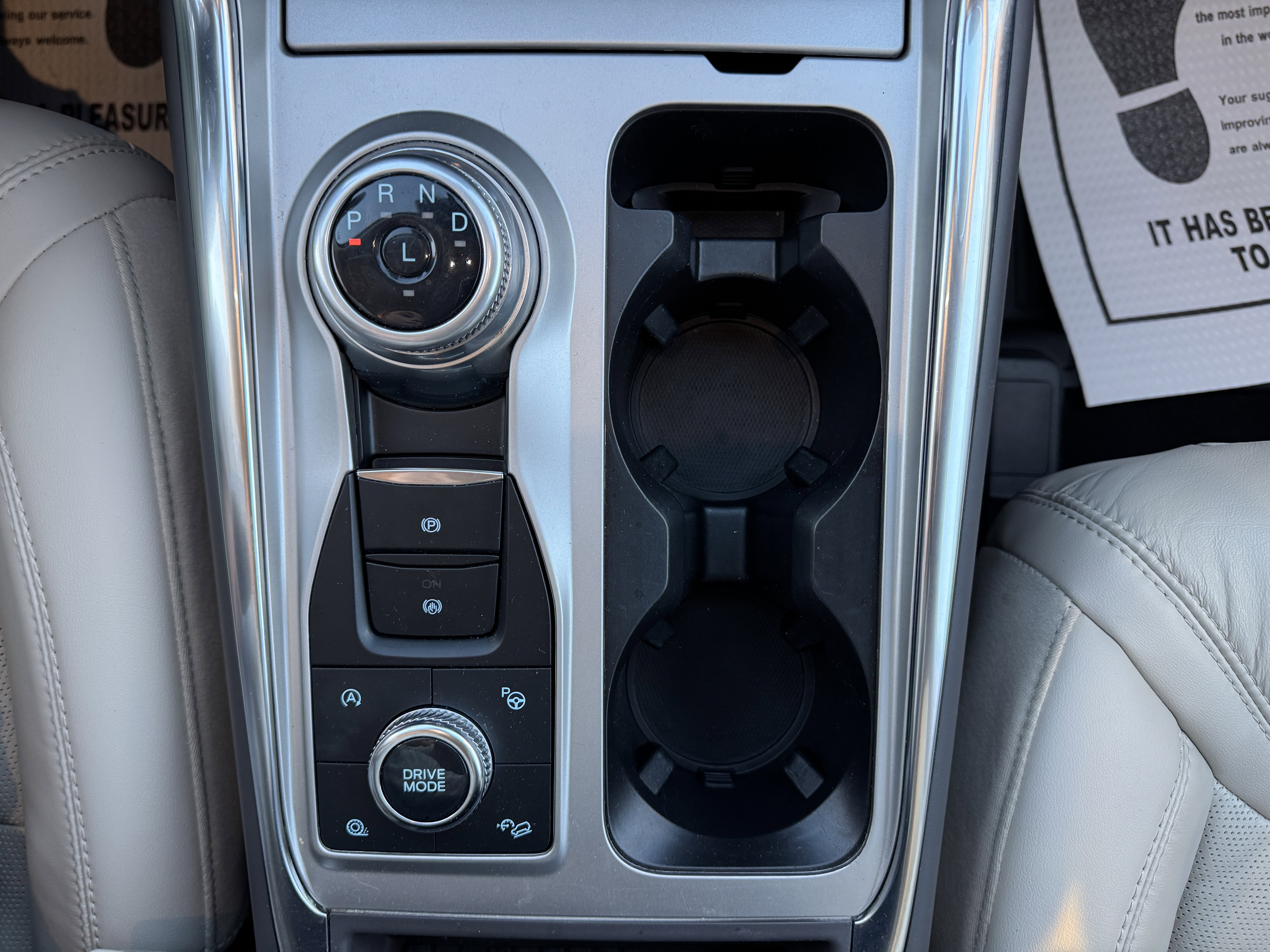 Certified 2022 Ford Explorer Platinum w/ Equipment Group 601A image 25