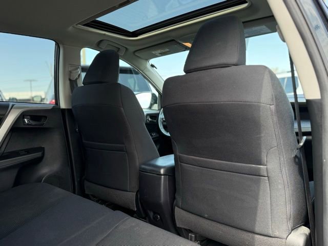 Used 2017 Toyota RAV4 XLE AWD/4WD image 30