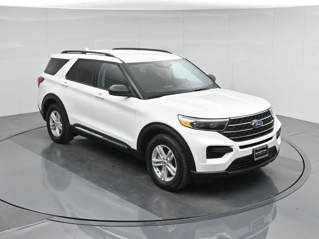 Certified 2023 Ford Explorer XLT image 4