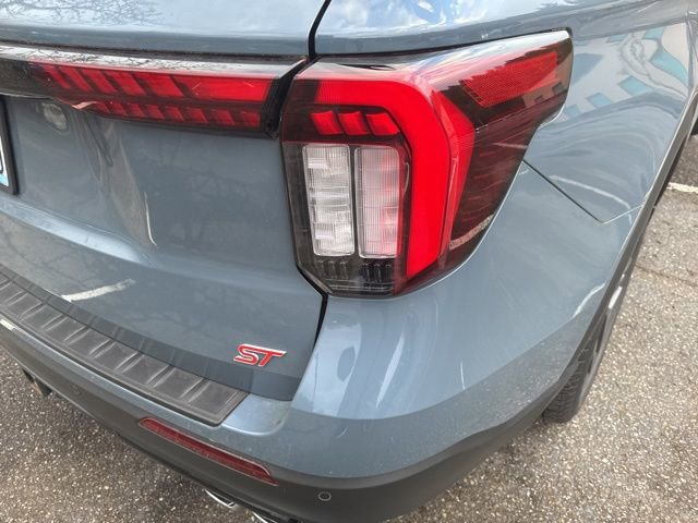 Certified 2025 Ford Explorer ST w/ Sun And Sound Package AWD/4WD image 4